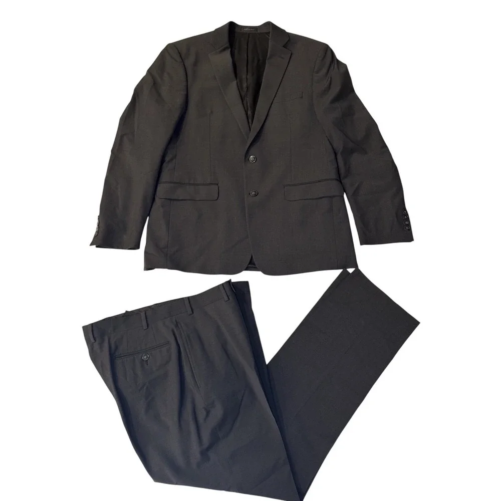 Calvin Klein 2 Piece Wool Suit Mens 42R Charcoal Grey Modern Formal Business‎